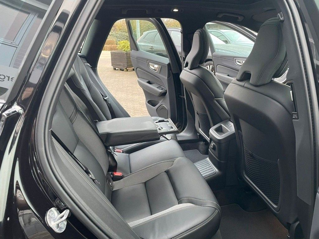 Volvo XC60 2025