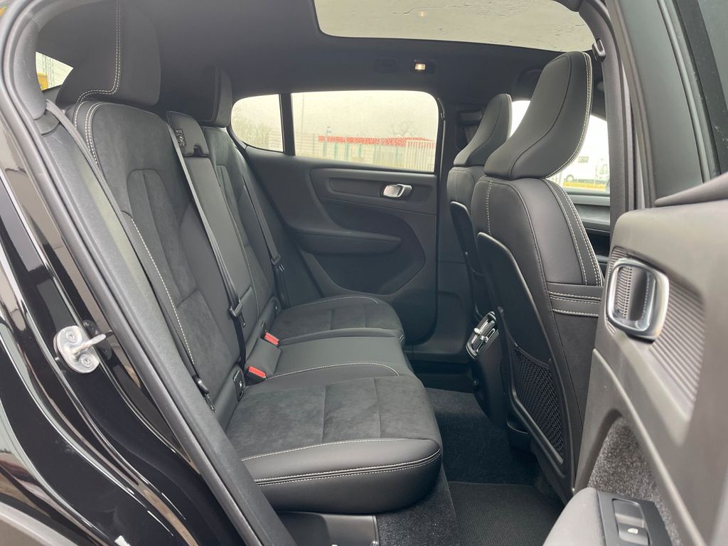 Volvo C40 2025