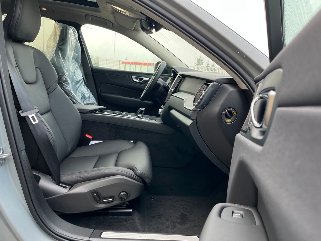 Volvo XC60 2025