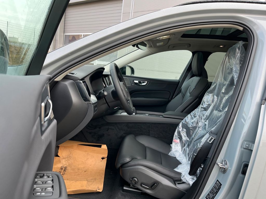 Volvo XC60 2025