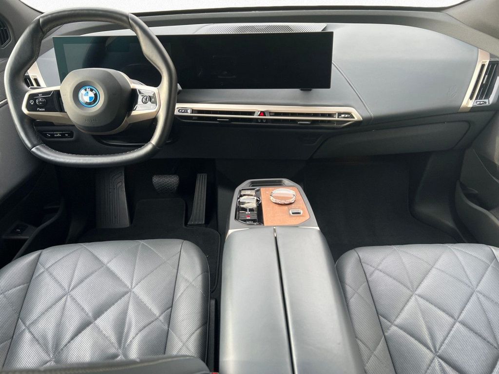 BMW iX 2023