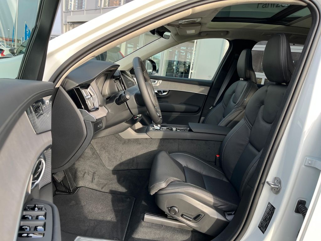 Volvo XC90 2025