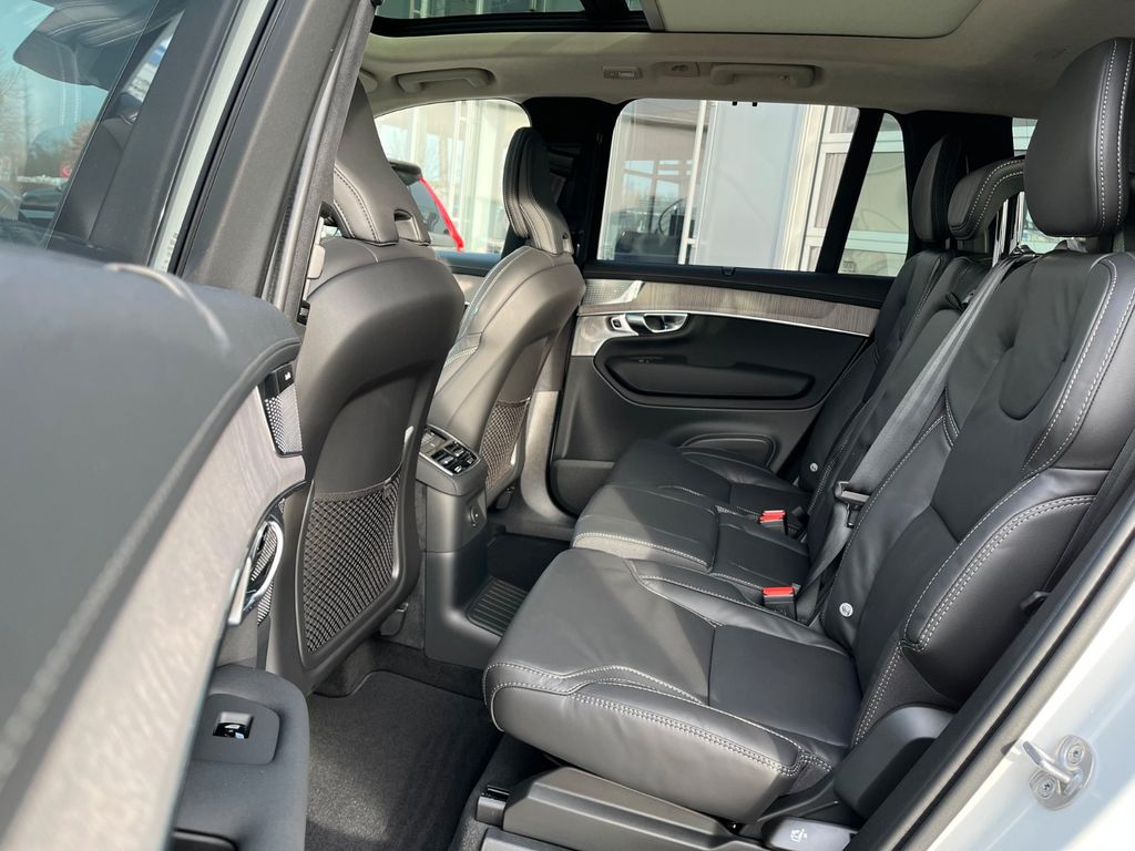 Volvo XC90 2025
