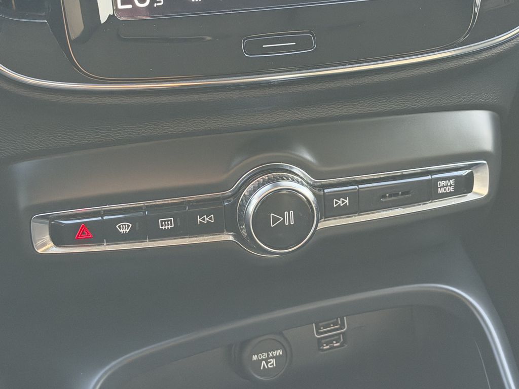 Volvo XC40 2021