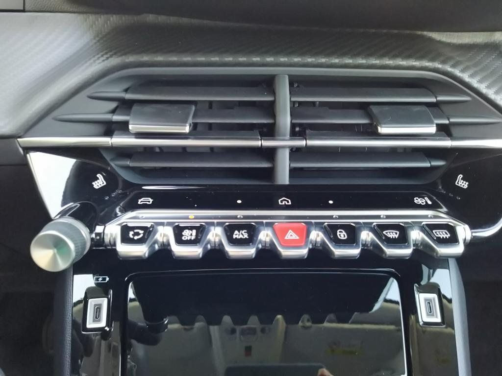 Peugeot 208 2024