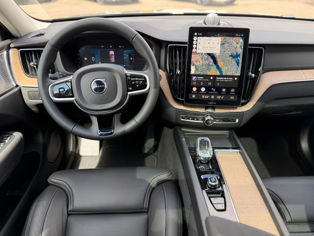 Volvo XC60 2025