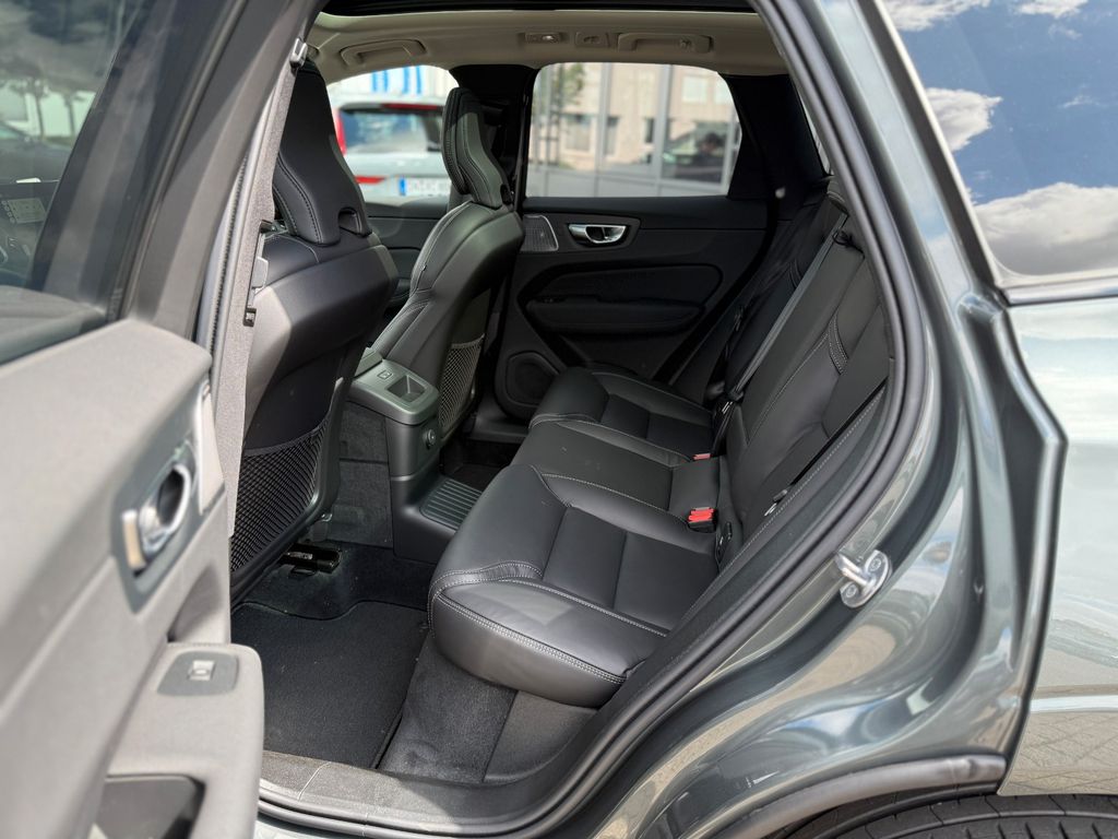 Volvo XC60 2025