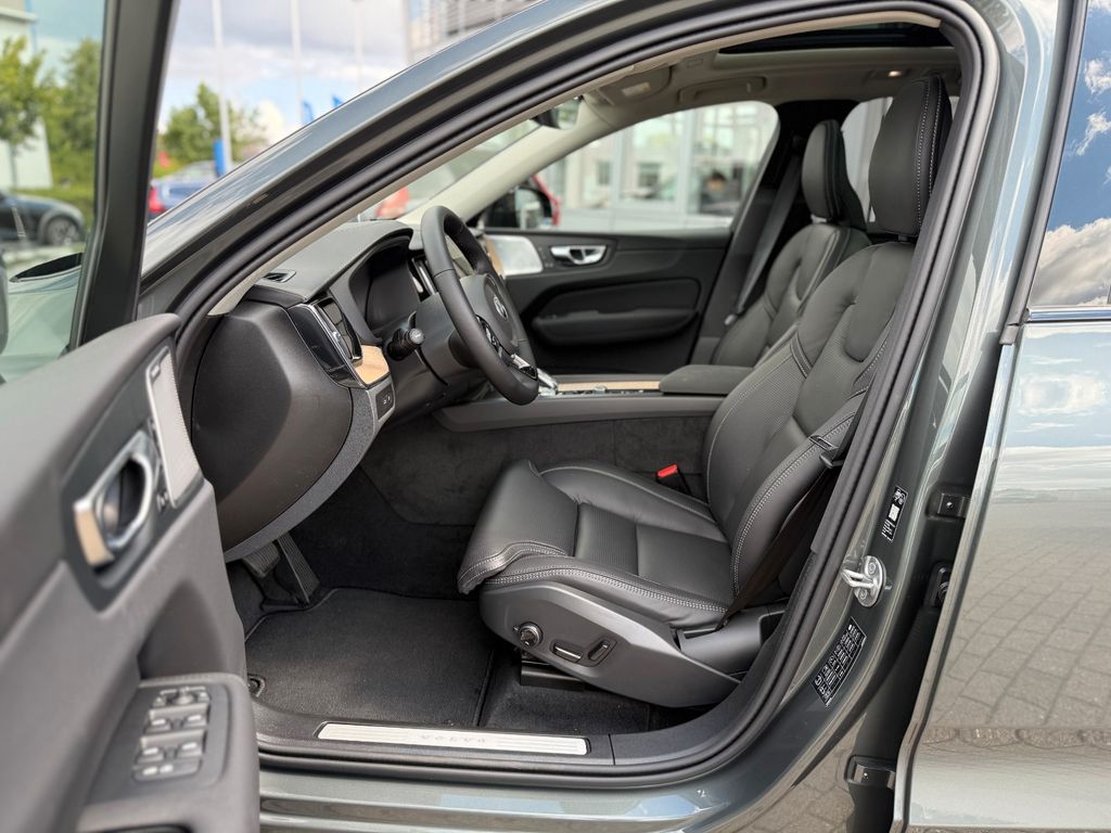 Volvo XC60 2025