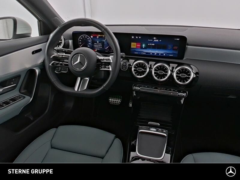 Mercedes-Benz A 200 2024