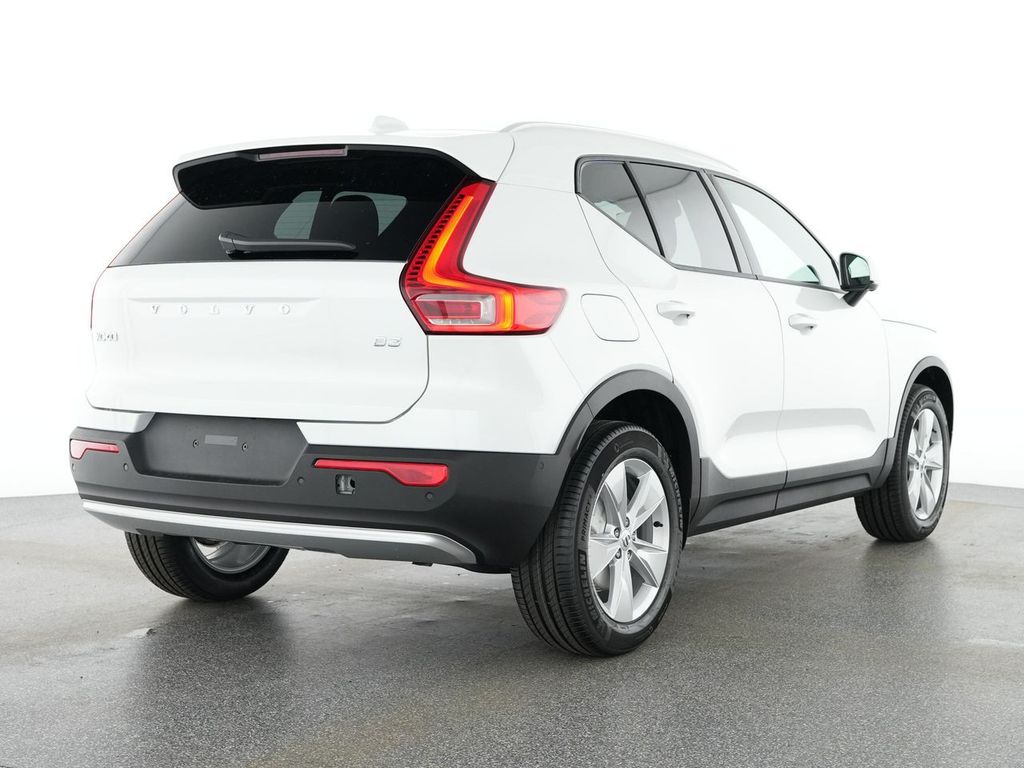 Volvo XC40 2025