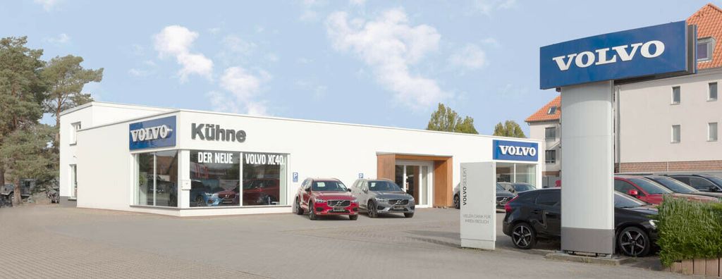Volvo XC40 2025