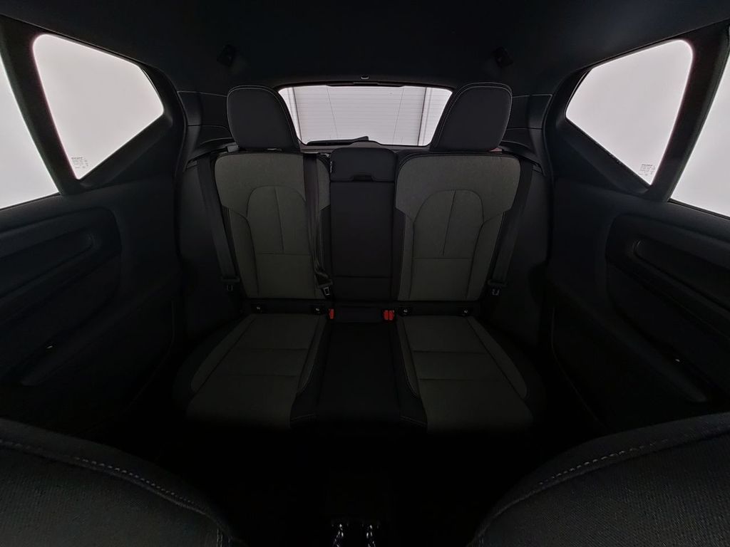 Volvo XC40 2025