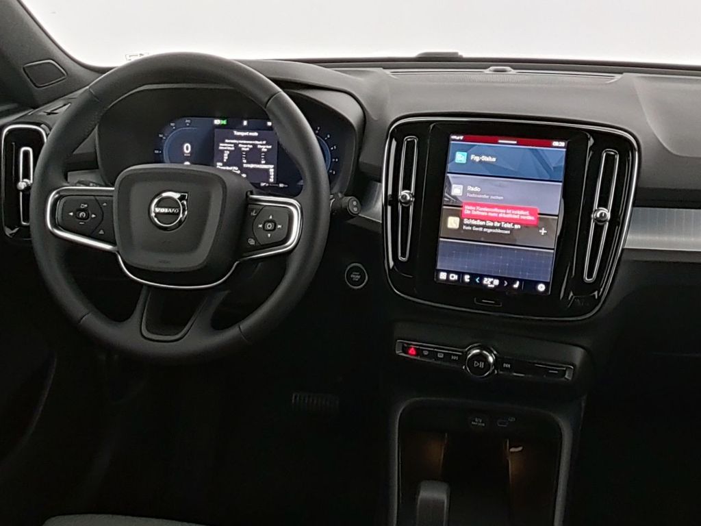 Volvo XC40 2025