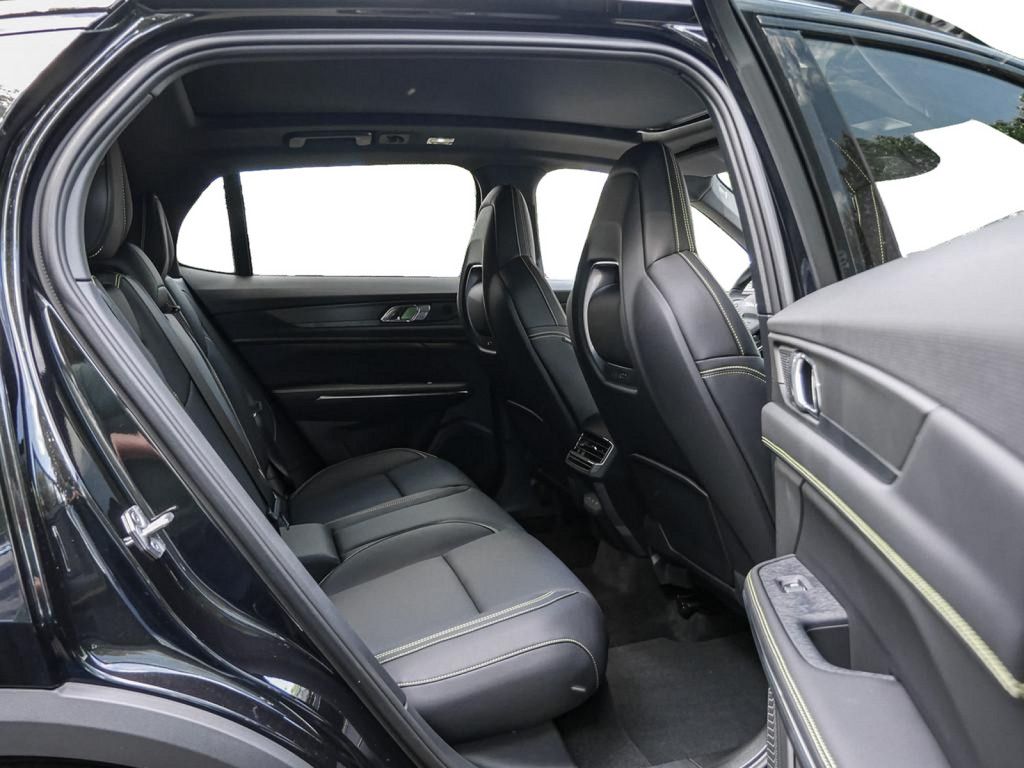 Lynk&amp;Co 01