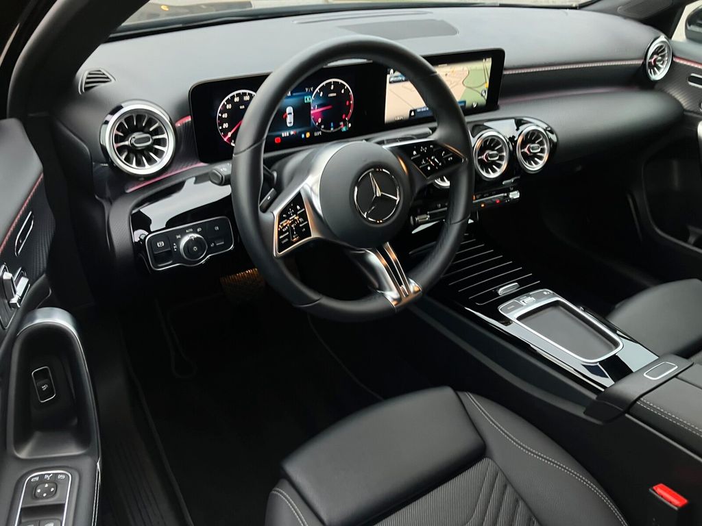 Mercedes-Benz A 200 2024