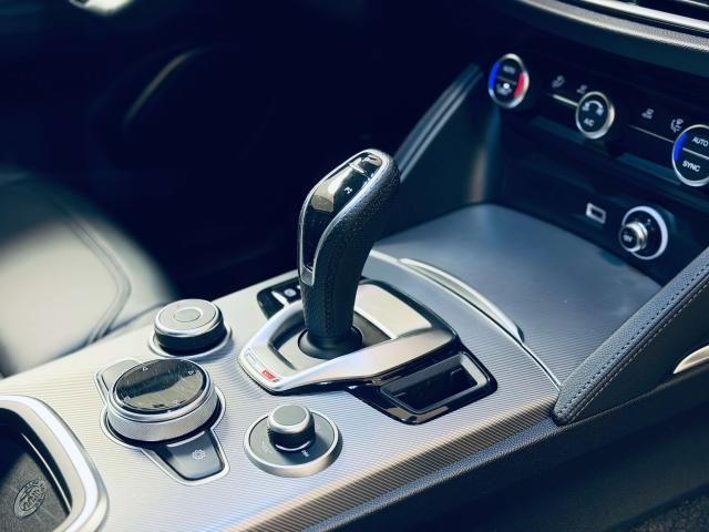 Alfa Romeo Stelvio 2021