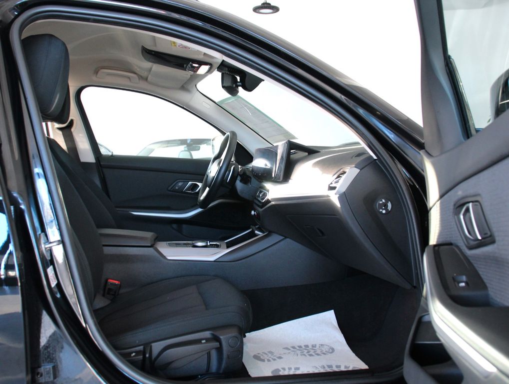 BMW 318 2022