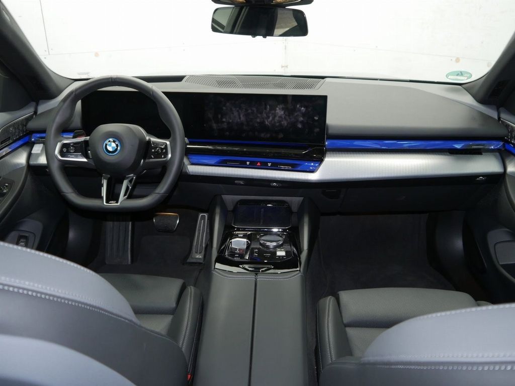 BMW i5 2025