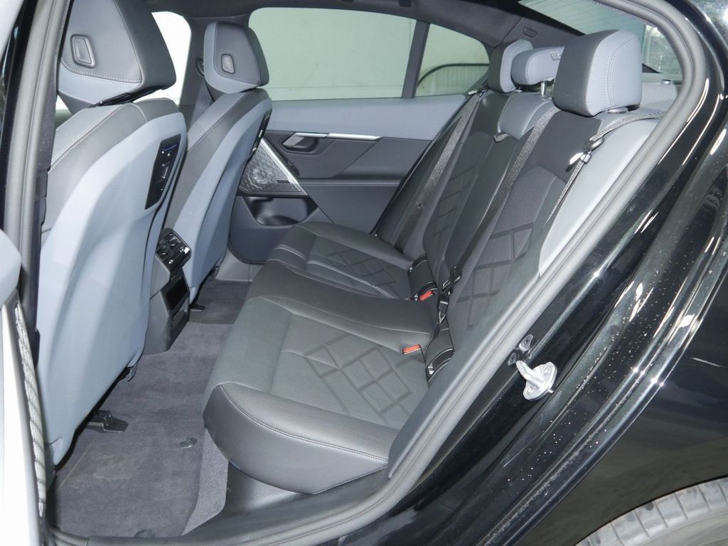 BMW i5 2025