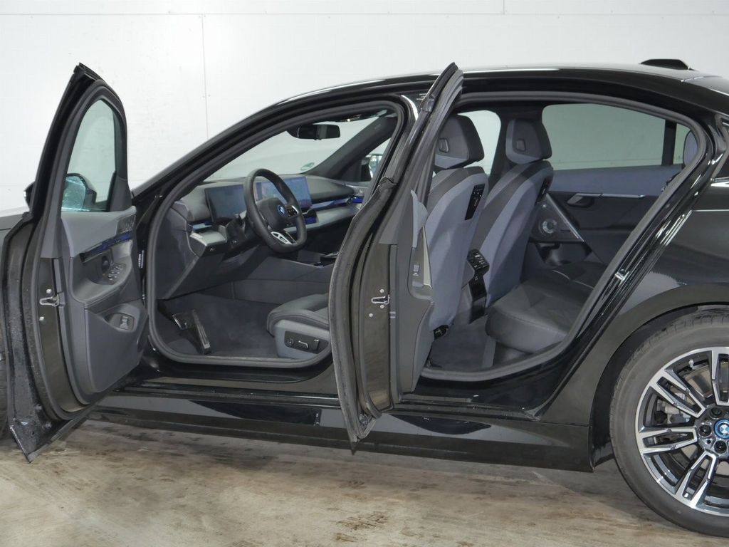 BMW i5 2025