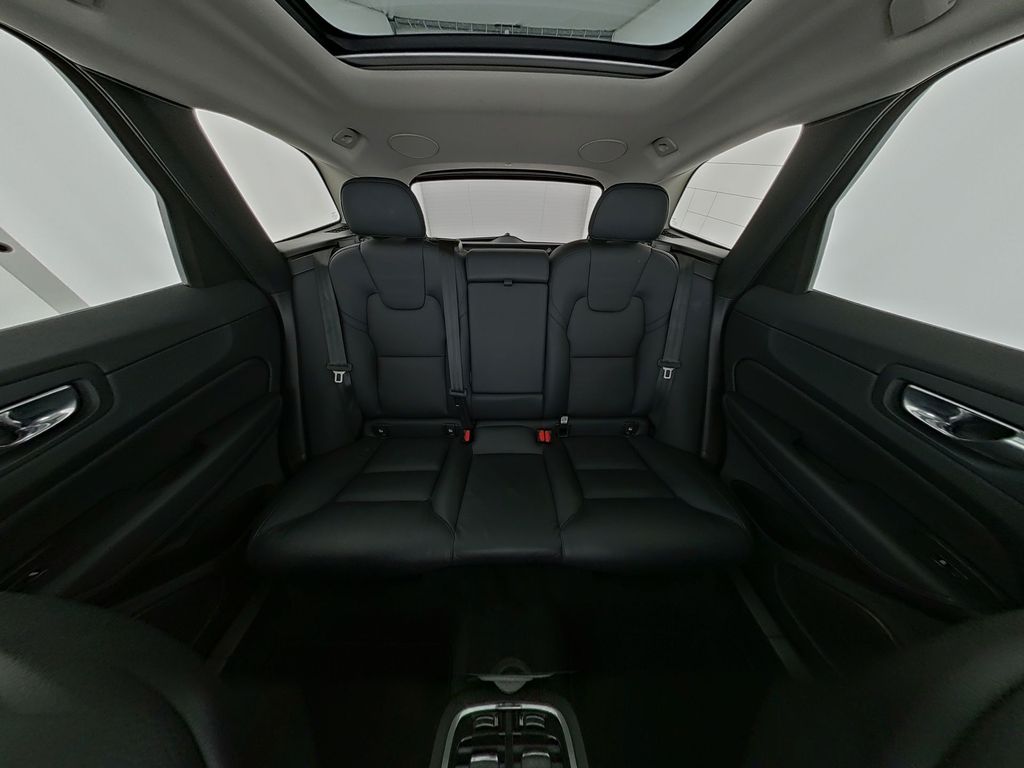 Volvo XC60 2022