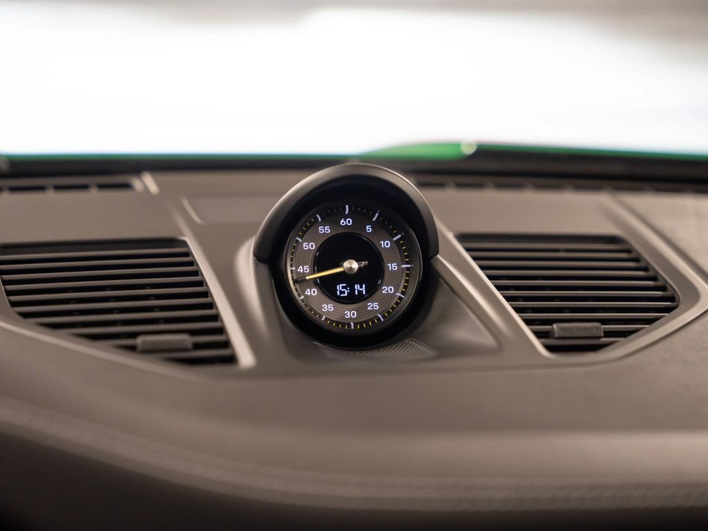 Porsche 992 2023