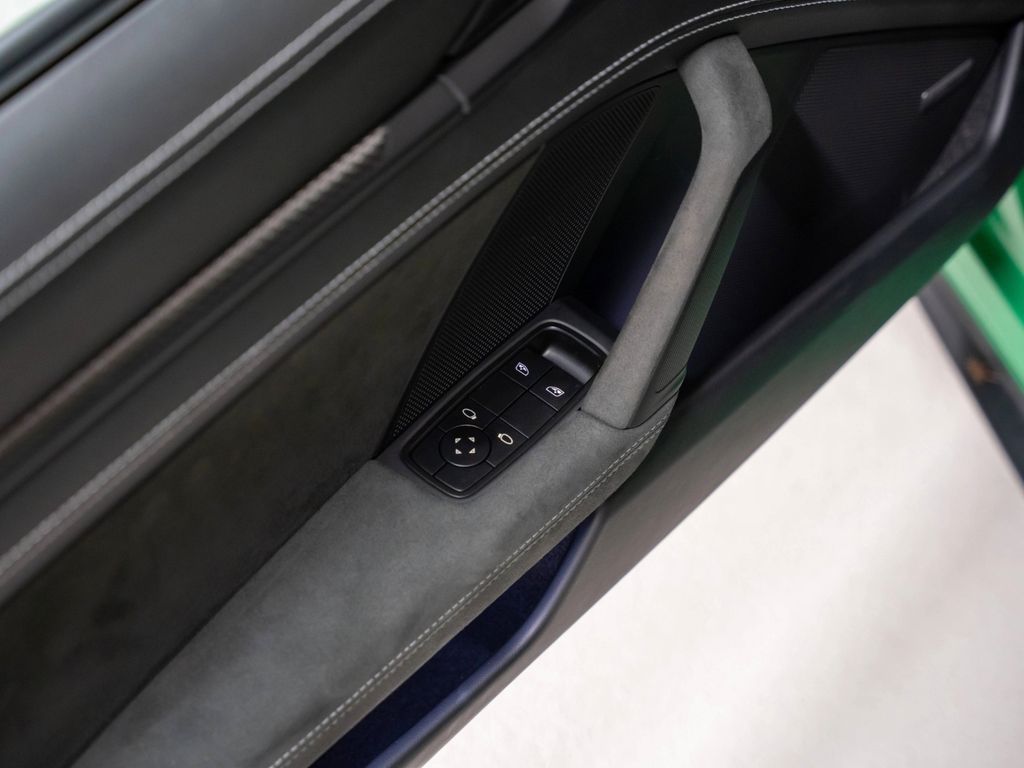 Porsche 992 2023