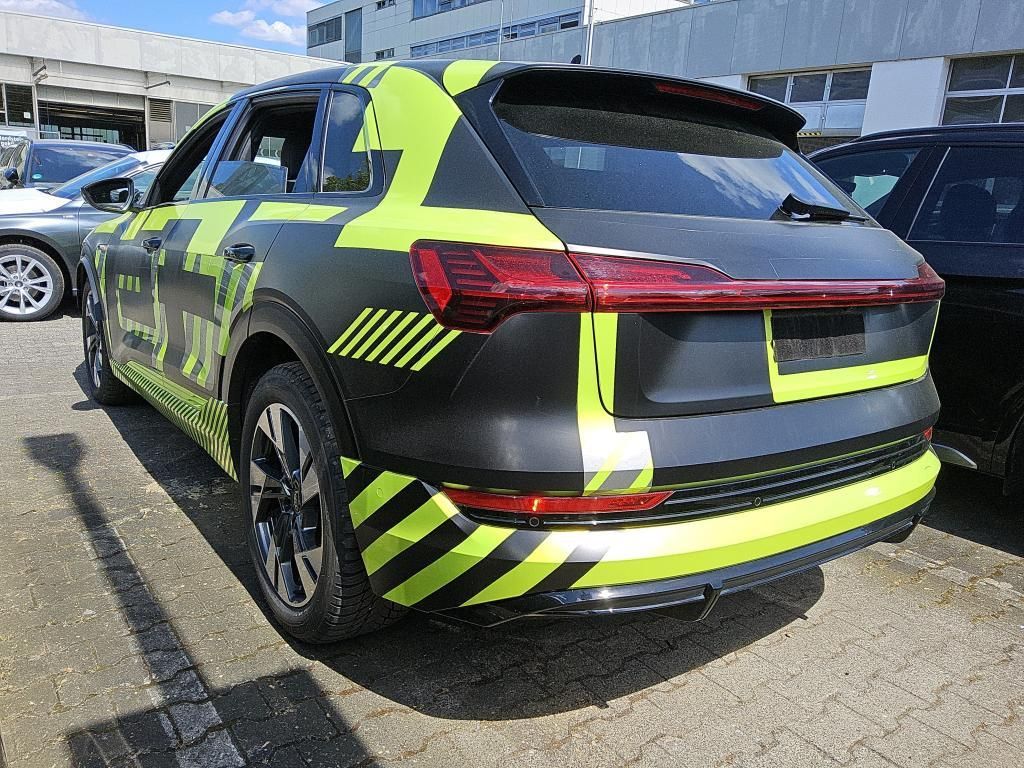 Audi e-tron 2023