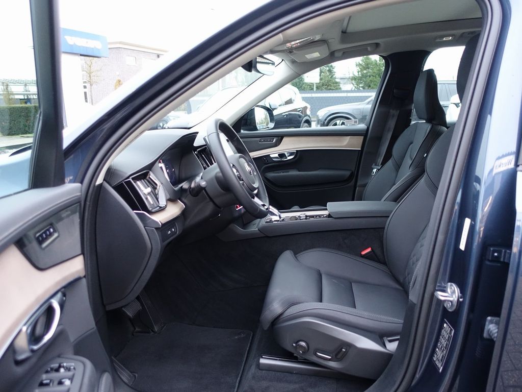 Volvo XC90 2025