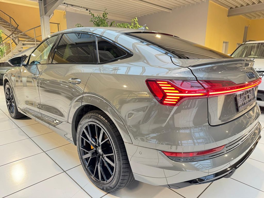 Audi e-tron 2022