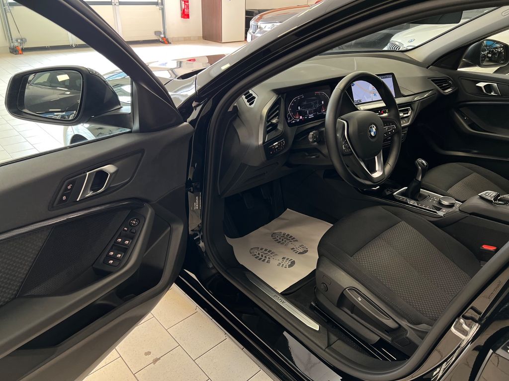 BMW 118 2022