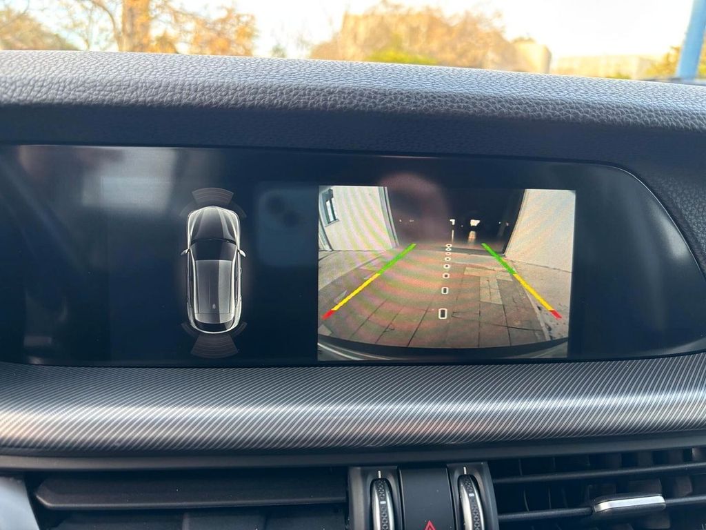 Alfa Romeo Stelvio 2021