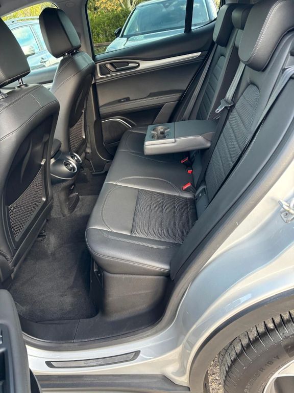 Alfa Romeo Stelvio 2021