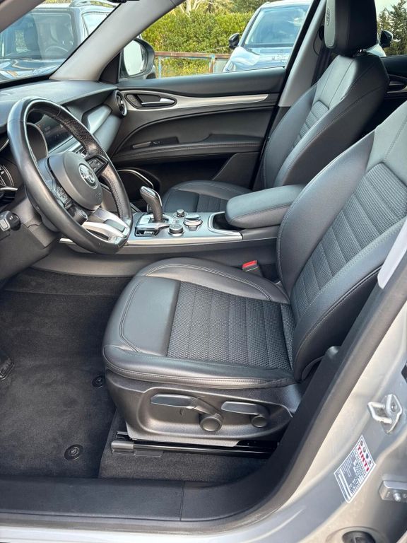 Alfa Romeo Stelvio 2021