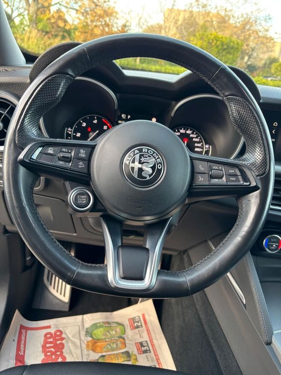 Alfa Romeo Stelvio 2021