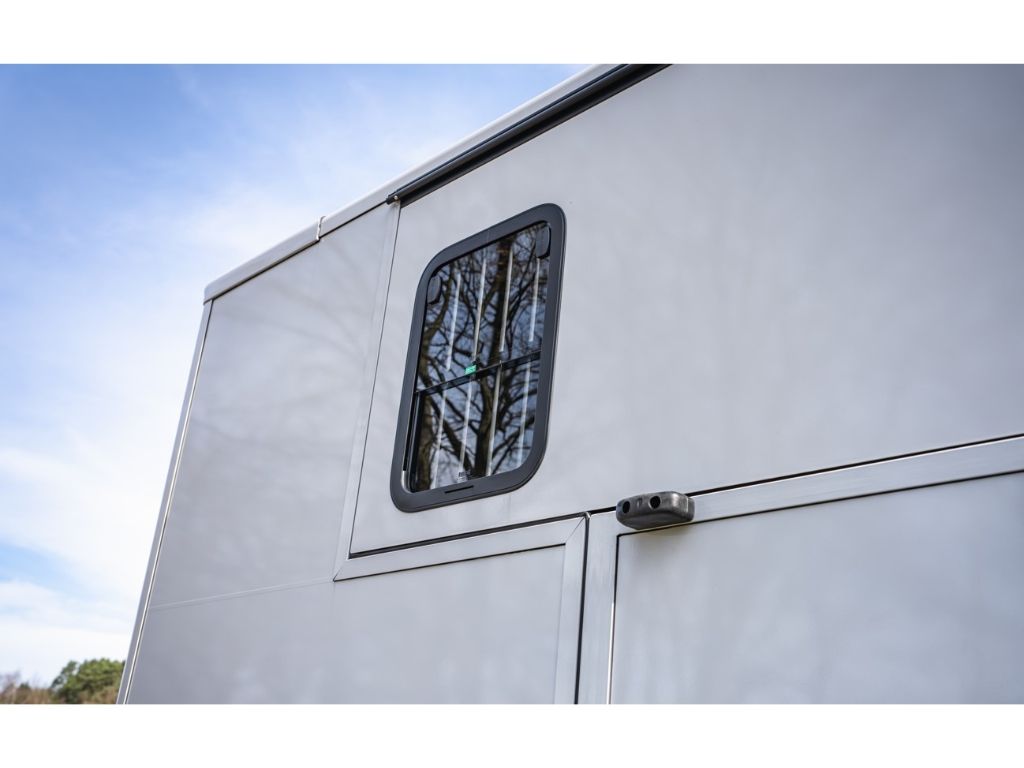 Nissan Interstar