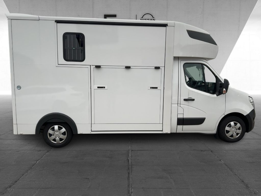Nissan Interstar