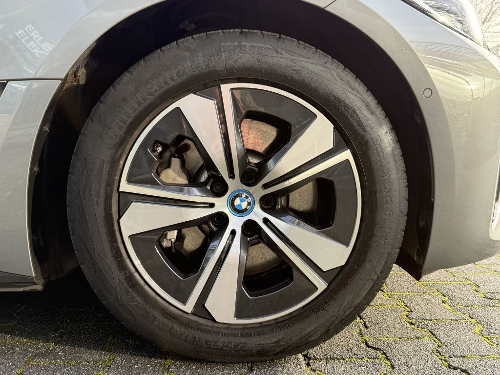 BMW i4 2023