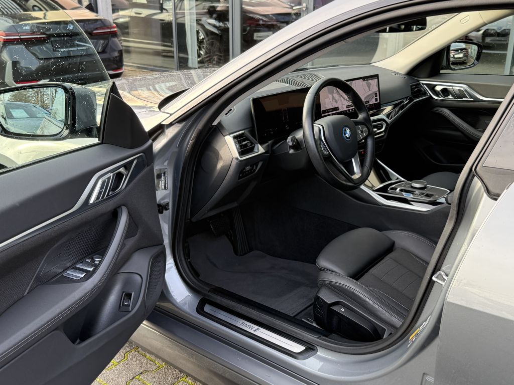 BMW i4 2023