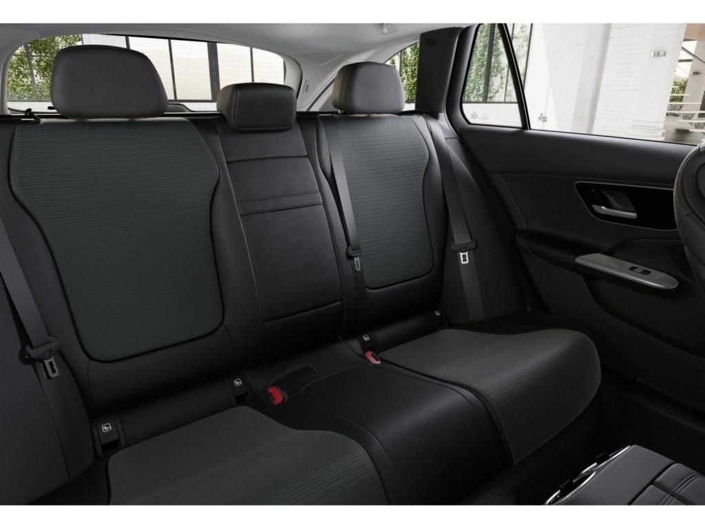Mercedes-Benz C 300 2025