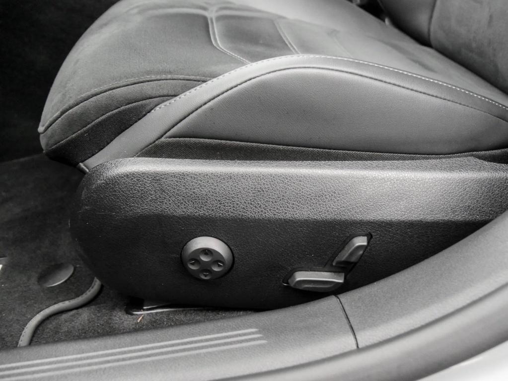 Mercedes-Benz E 300 2025