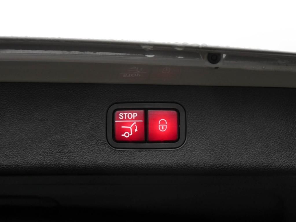 Mercedes-Benz E 300 2025