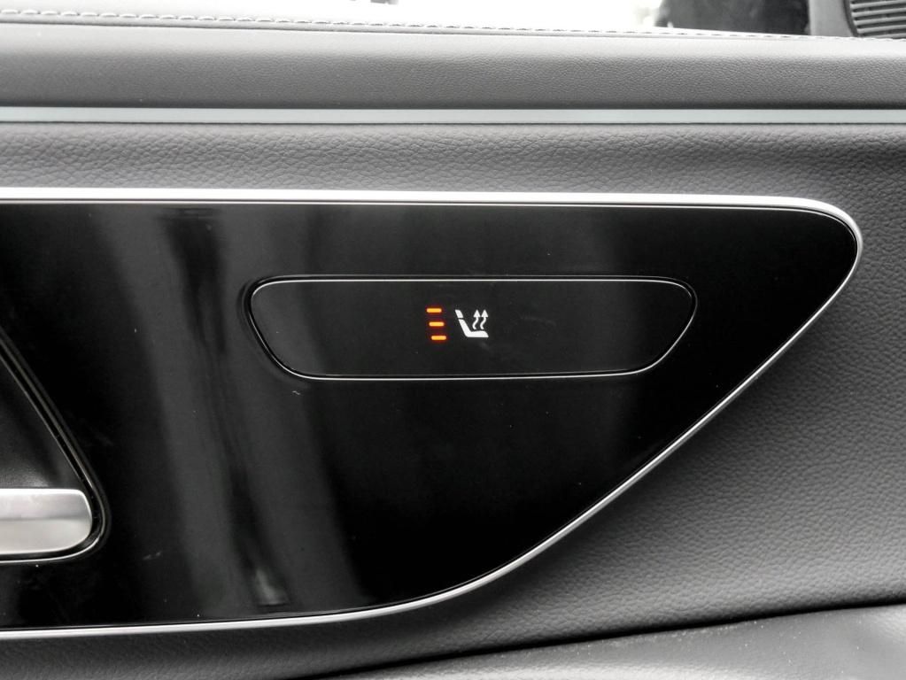 Mercedes-Benz E 300 2025