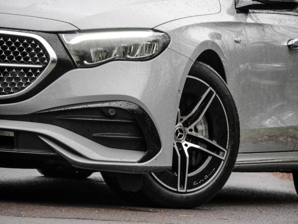 Mercedes-Benz E 300 2025