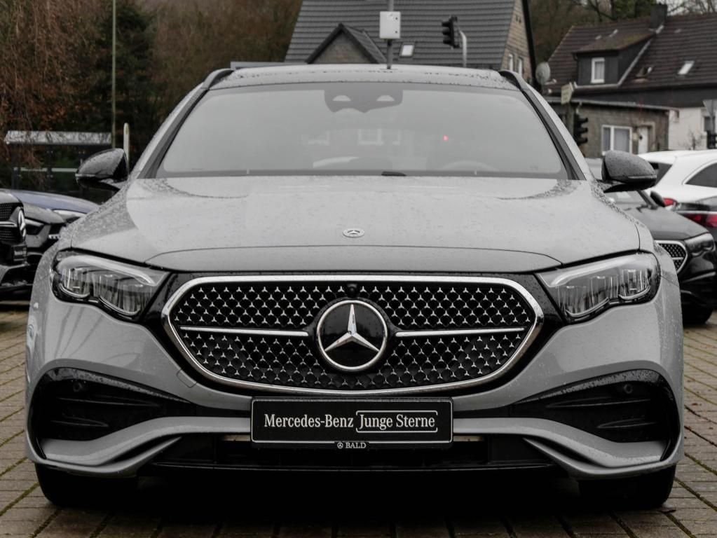 Mercedes-Benz E 300 2025