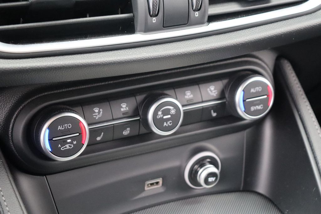 Alfa Romeo Stelvio 2021