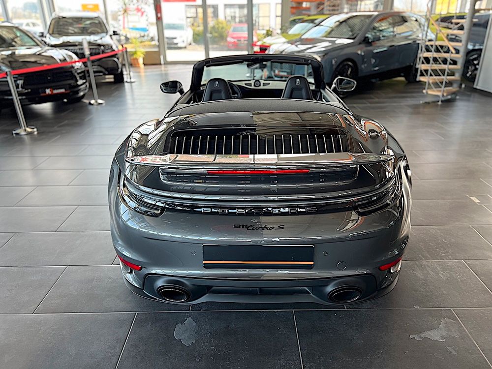 Porsche 992 2023