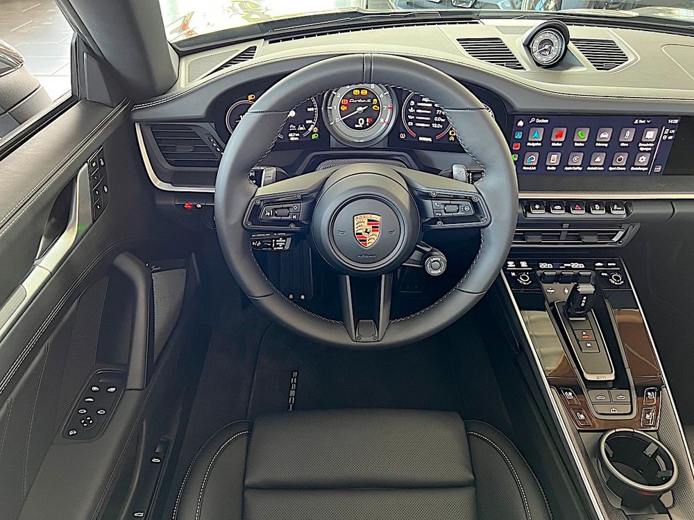 Porsche 992 2023