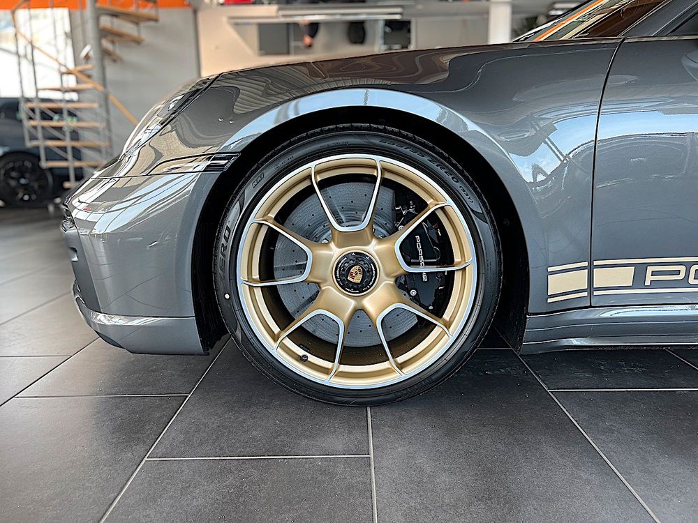 Porsche 992 2023