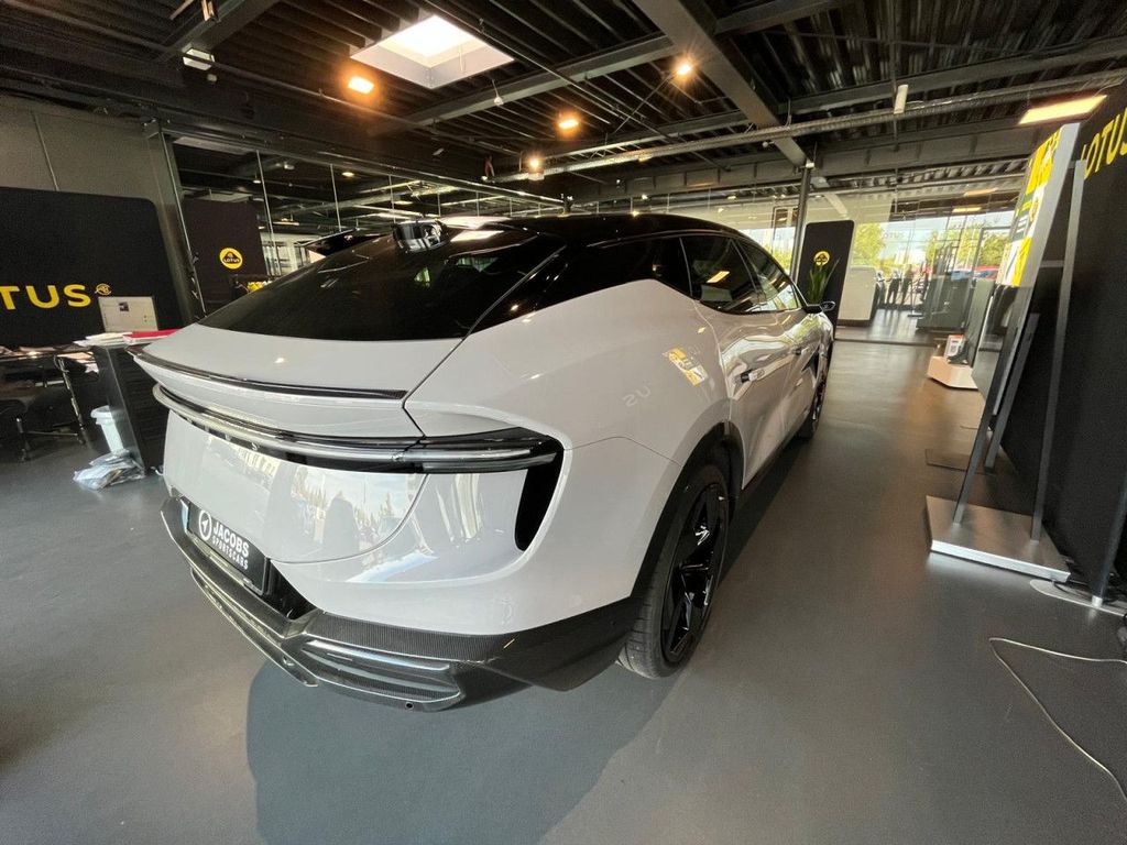 Lotus Eletre